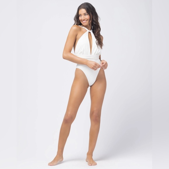L*SPACE ★ Eco Chic Repreve One Piece Swimsuit - Picture 4 of 15
